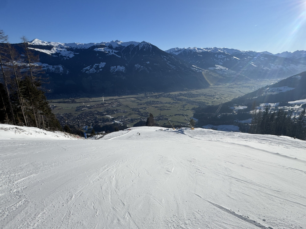 Auf der Talabfahrt nach Fügen, etwas stumpfer Schnee