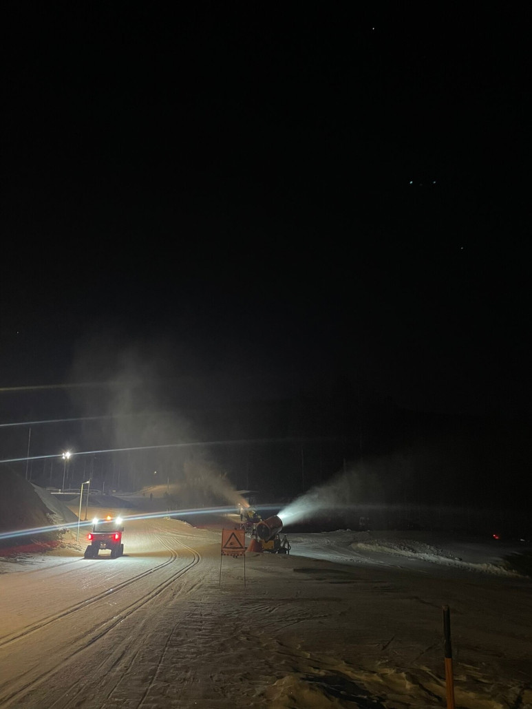 3 Kanonen am Laufen, weitere wurden fit gemacht.