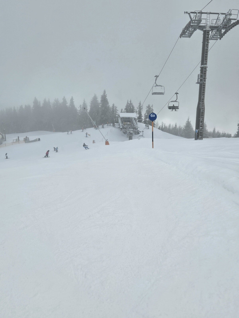 Talstation Gensbichlalmlift. Wegen der Nebelsuppe bin ich die Talabfahrt nach Neukirchen da noch nicht runter.