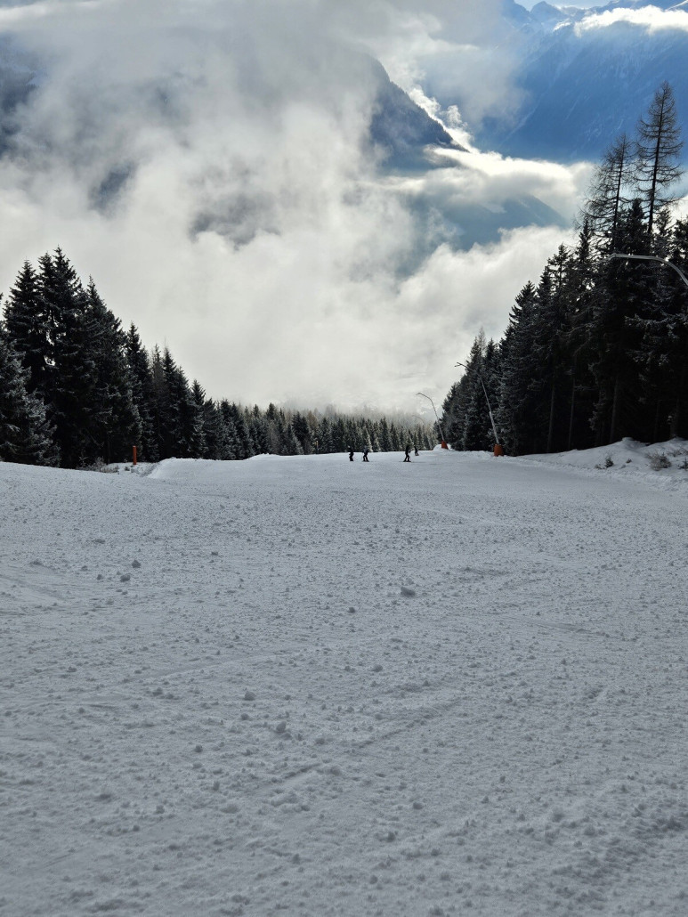 jetzt sah die Talabfahrt nach Neukirchen vom Nebel her etwas besser aus. Kannte die Piste bis jetzt nicht, war ja eher auf Ziehwege eingestellt. Und hier die Überraschung: war eine richtig tolle Piste. Tageszeit hat auch gepasst, den am Morgen wären die Knollen, die dann doch da waren, noch recht hart gewesen. So aber kein Thema.