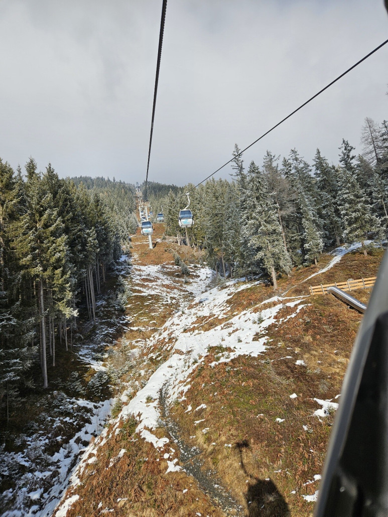 In der Wildkogelbahn. Macht so 1200 hm.