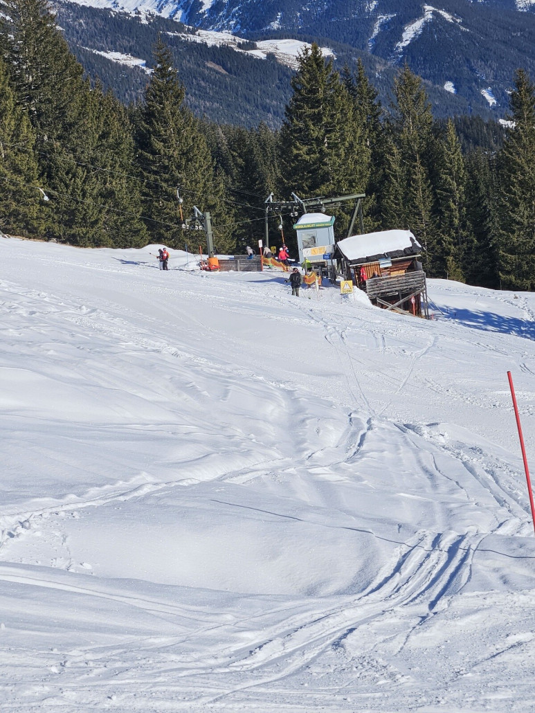 die Talstation des Lifts