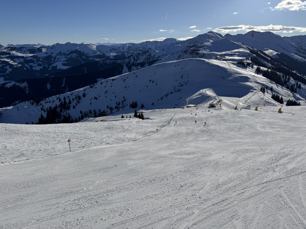 Landschaftlich sehr schöne Hintenrum-Abfahrt 12 zum Gipfellift