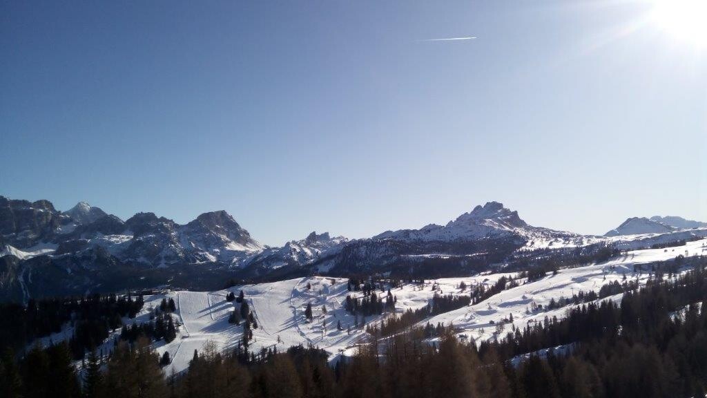 Pralongia-Wiesen inzwischen mit Naturschnee
