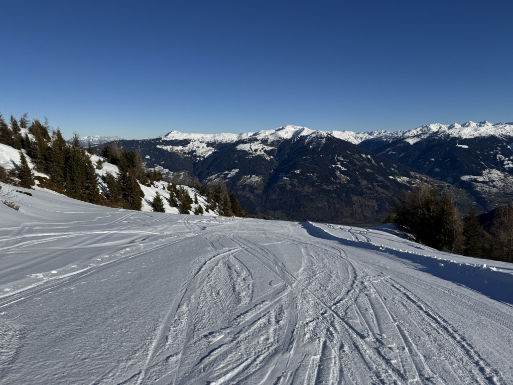 2 Pistenraupen breit