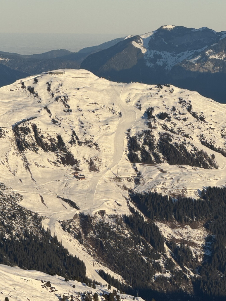 Geolspiste mit unmarkiertem Abschnitt rechts