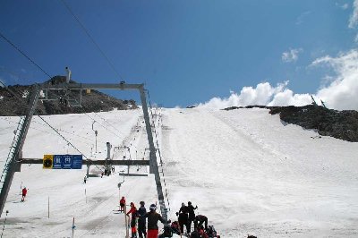 Gefrorene Wand Lifte. Nachmittags beide Liften geöffnet.