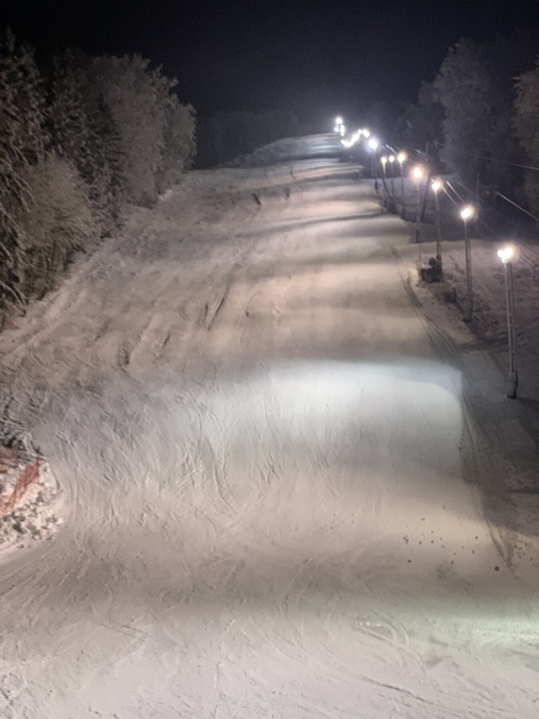 rechts hart, links sehr griffig