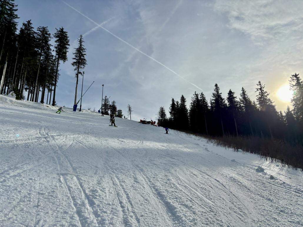 Starthang Piste 4 "Aida" kaum schmaler als sonst aber ohne Fangzäune