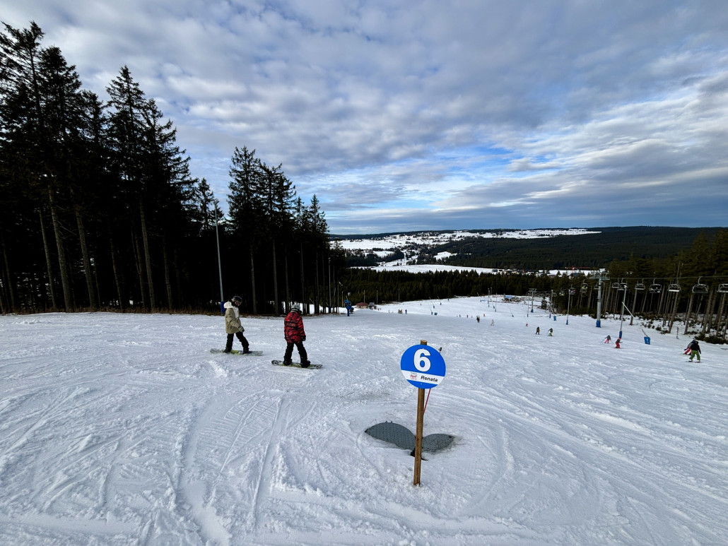 Dünne Auflage auch an der Piste 6 "Renata", der Schacht ist noch nicht zugedeckt