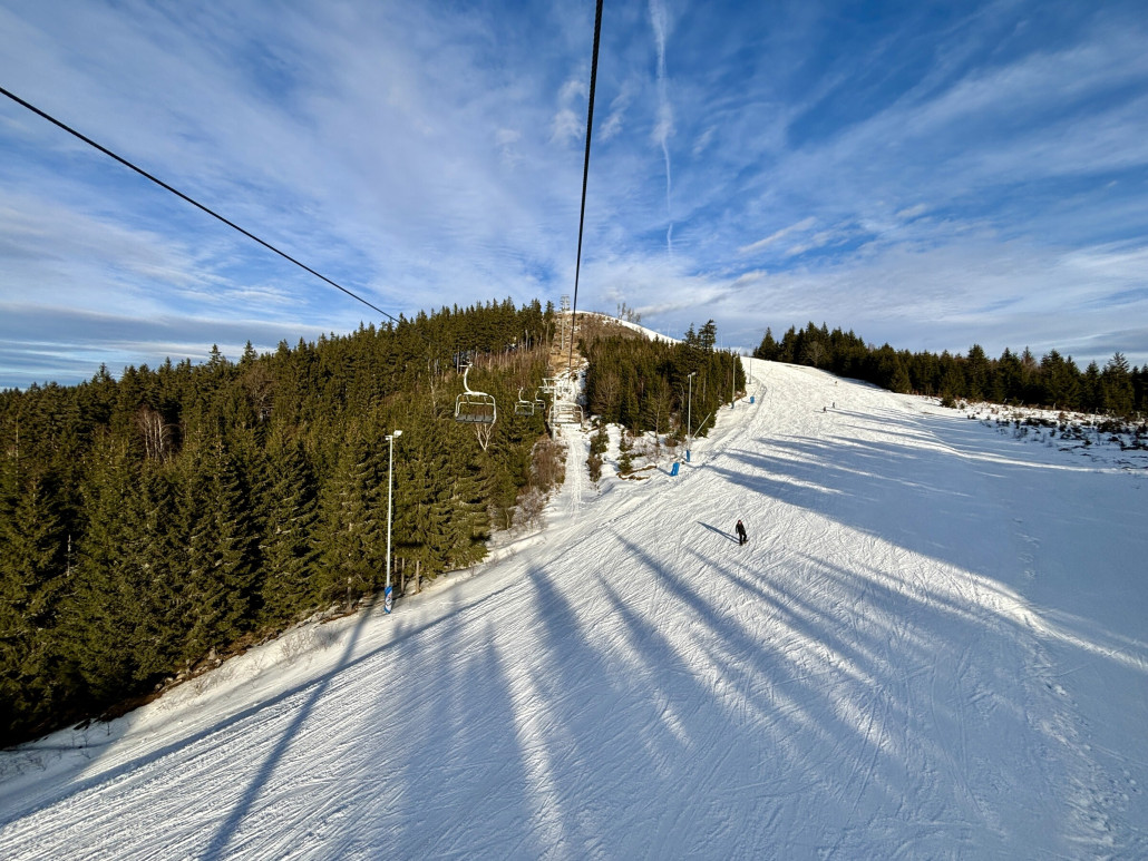 Piste 1 wie immer nicht ganz in voller Breite, aber ausreichend
