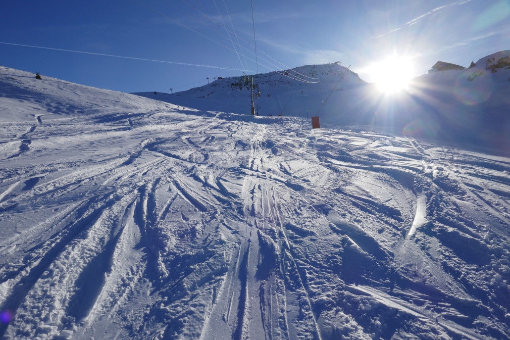 Erst mal den KSSL Crete als erster Skifahrer heute fahren. Aber auch in den letzten Tagen sind nicht viele Skifahrer mit dem KSSL gefahren, wie man an den Spuren sehen kann.