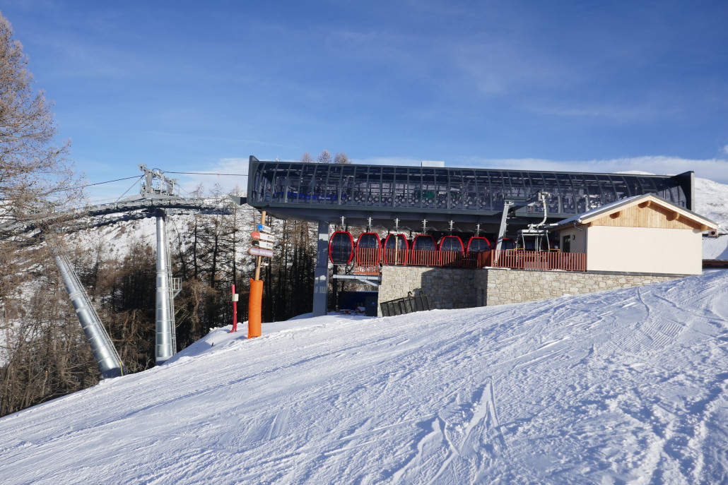 Neue Doppelmayr 10EUB Setaz, die aber erst im Probebetrieb und noch nicht öffentlich nutzbar war