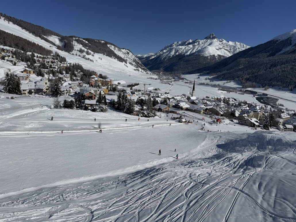 Blick nach Zuoz, ein Wintermärchen