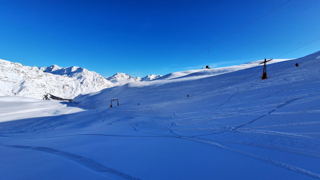 Tre Omen im Schatten
