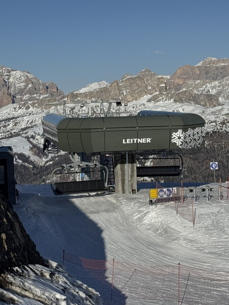 Bergstation am späten Nachmittag