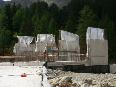 Talstation, verlassene Baustelle.