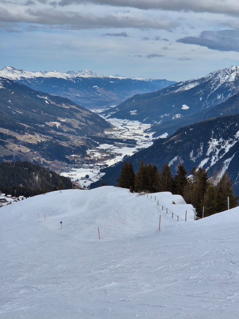 Tiefblick von der Gerlosplatte ins Pinzgau