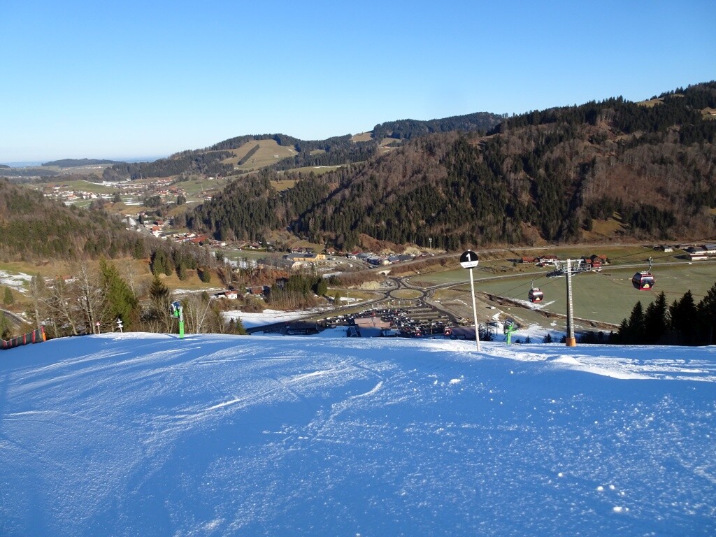 Schwarzer unterer Abschnitt (1b)