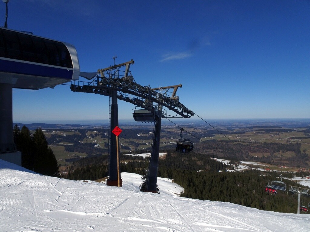 Skiroute an der Bergstation