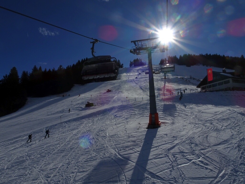 Der Sonne entgegen – ganz alpin in diesem Bereich