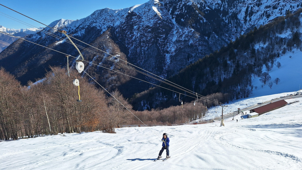 Ist passabel steil zusammen mit der ruppigen Trasse unde den unbequemen Tellern für Anfänger der Endboss