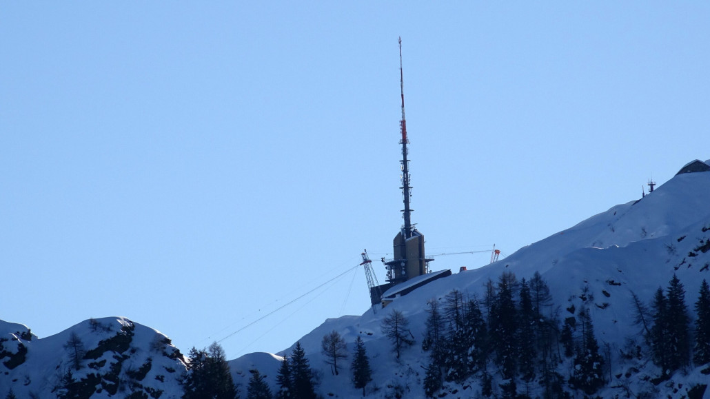 Monte Tamaro steht eine Materialseilbahn. Wozu?