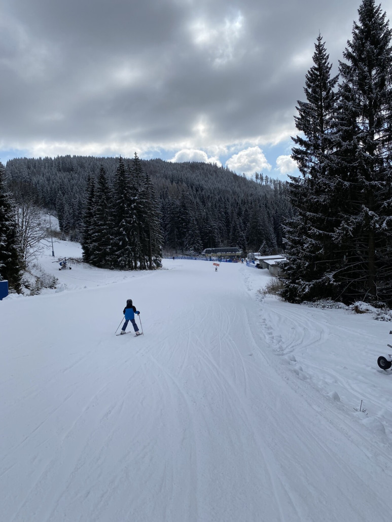 5 vor Modes Grund - 12Uhr