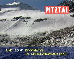 Wow.. täuscht das, oder hat dank der Matten tatsächlich der schnee über den Felsen überlebt? Cool..