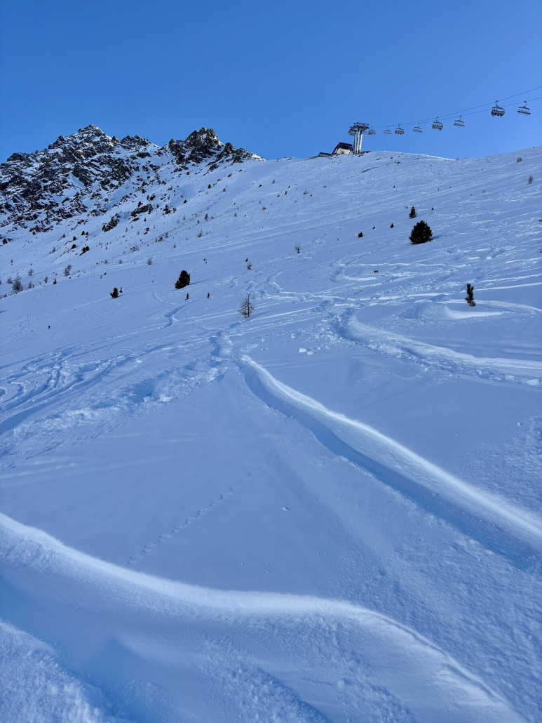 Gelände links unterhalb (bergwärts gesehen) der Zirmbahn, dort ging es ganz gut