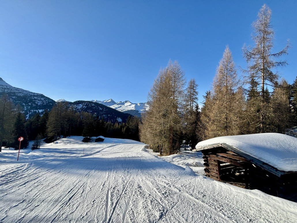 Pistenzustand der Westabfahrt (7) kurz vor der Lärchenalm um 16:10Uhr, herrliche letzte Runde