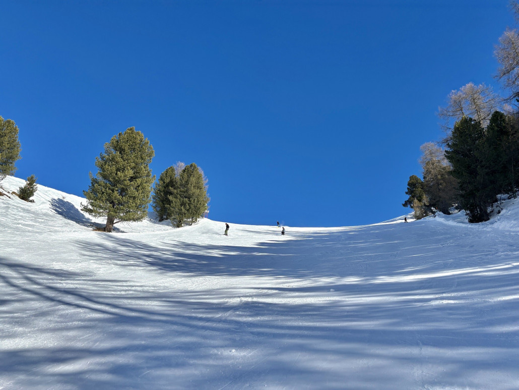 Abfahrt Hütteltal (7) wie vieles da hinten wenig befahren, alle auf dem Bild gehören zu unserer Gruppe
