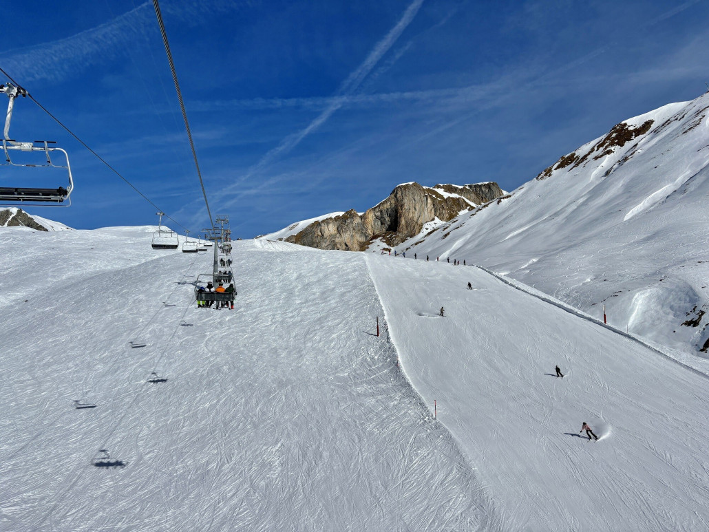 Oberhalb von Alp Bella die gut besuchte 76, unten raus dann braune Stellen