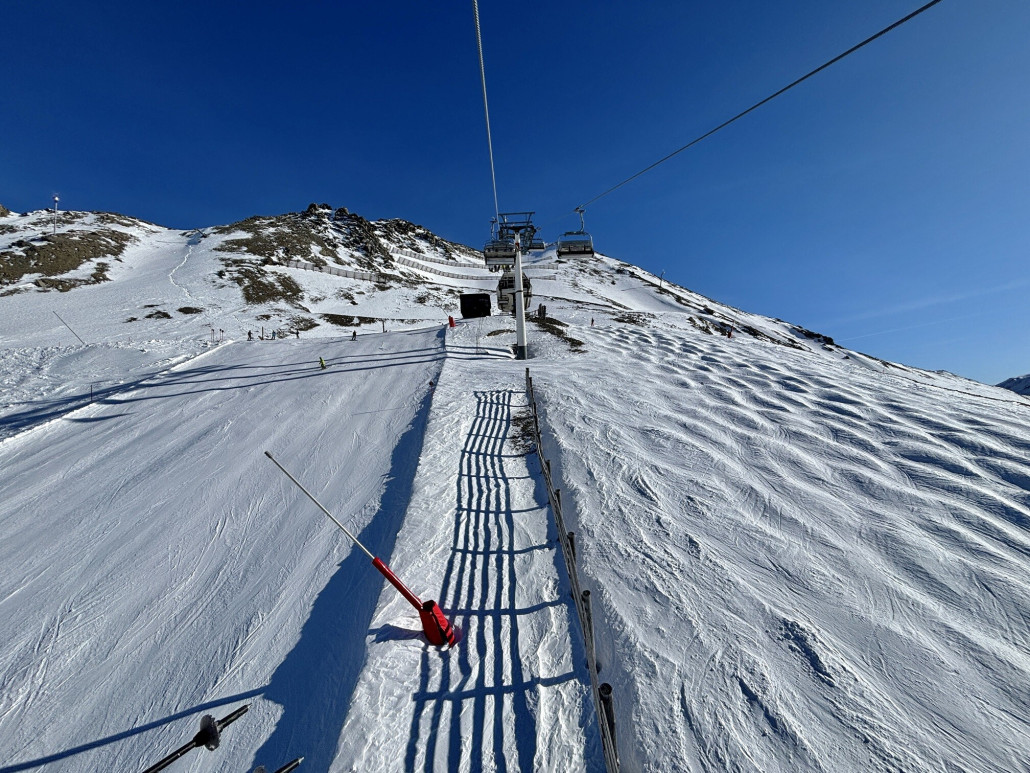 Buckelpiste und Nr.35 an der Höllspitzbahn, diese Westhänge liegen über 2500m