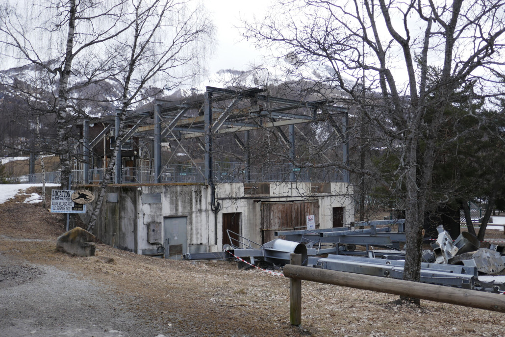 Talstation die gleichzeitig die Mittelstation war, an der die Passagiere die Bahn wechseln mussten