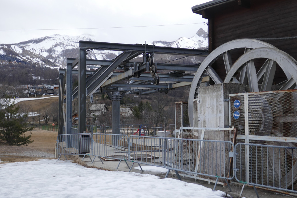 Mittelstation und Strecke ins Dorf