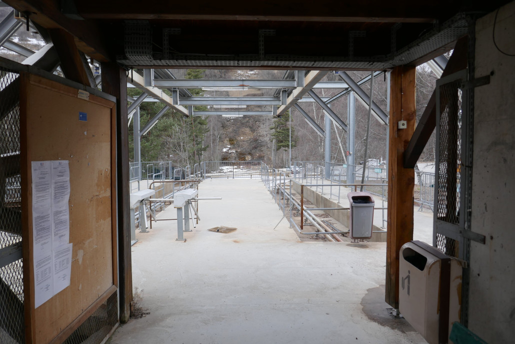 Durchgang zwischen beiden Sektionen