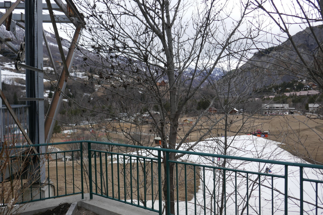 Bergstation Dorf. Hier hat man noch eine kurze Rodelpiste erhalten. Früher gab es hier noch einen Anfänger-KSSL samt Piste