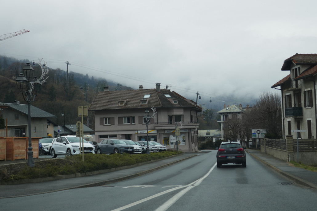 Strecke im Tal kurz vor der Talstation am Bahnhof