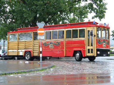 Zürich Streetparade 12082006  OldieBus.jpg