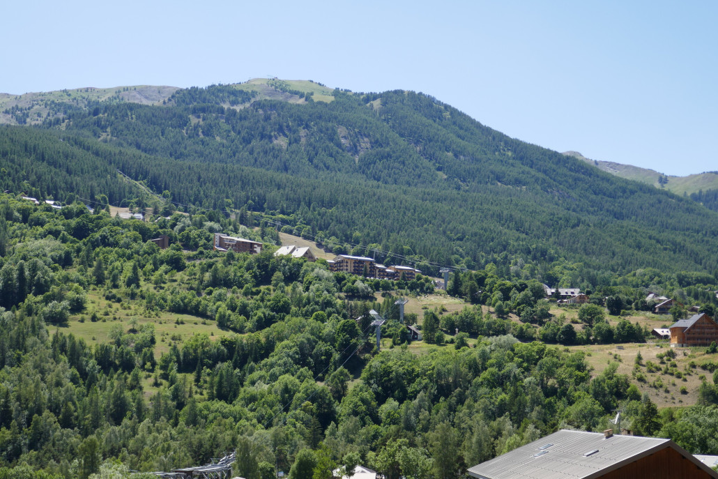 Mittelstation und Strecke Richtung Skigebiet (West)