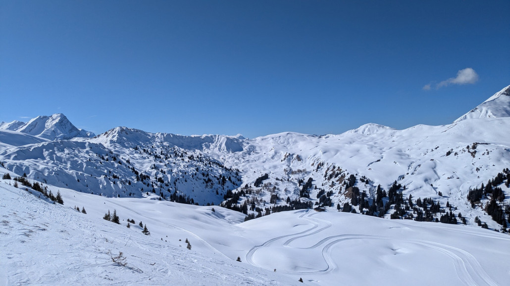 Höhenloipe top, im Tal geht's hingegen mit den Loipen langsam zu Ende.