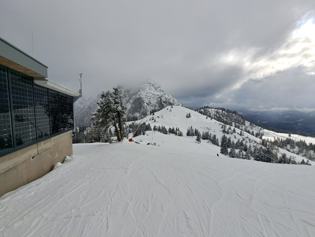 Bergstation Panoramjet am späteren Nachmittag