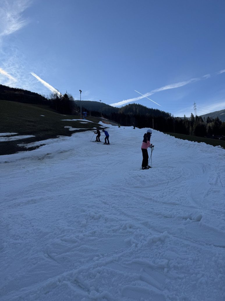 Die Talabfahrt wird auch nach dem Tunnel dünn, denke nach diese Woche wird sie wohl Geschichte sein für diese Saison