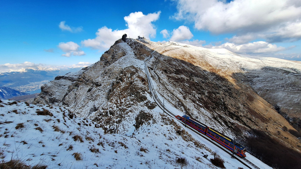 Zug Nummer 3 Bergwärts