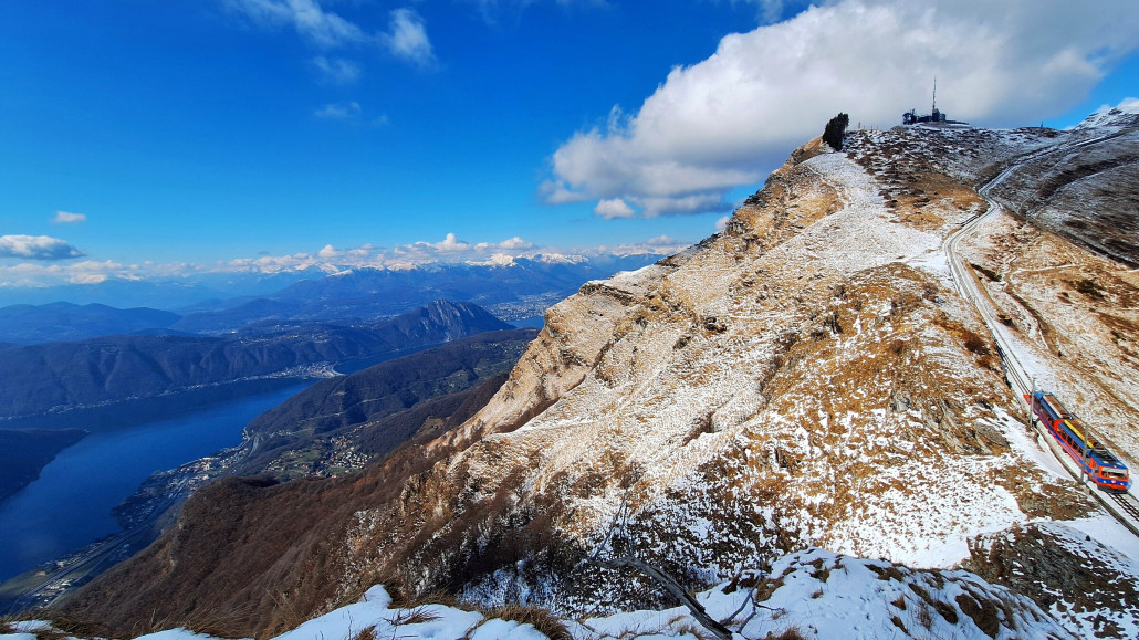 Zug 3 vom Gipfel zurück