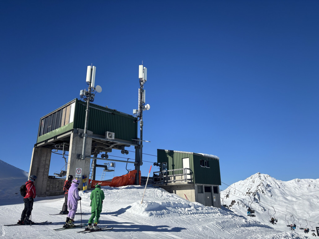 Bergstation der alten Freda DSB. Die Sennigratbahn ist ähnlichen Baujahres…