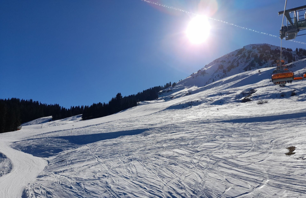 Siller-Keat: auf den Steilhängen Schneehaufen (tw. Grießschnee, tw. Frühlingsschnee), ansonsten gut