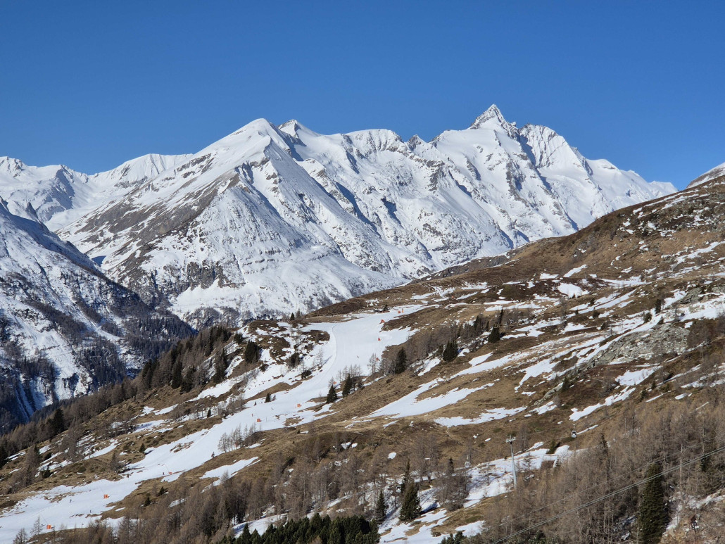 Blick vom Tauernberg zur Hauptabfahrt vom Schareck.