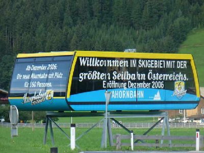 Ahornkabine am Kreisverkehr.jpg